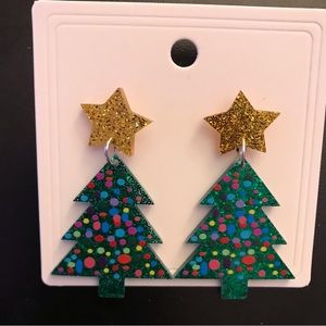 🎄🎄🎄60% off Christmas-Holiday multi color with Gold star Dangle Earrings! NWOT